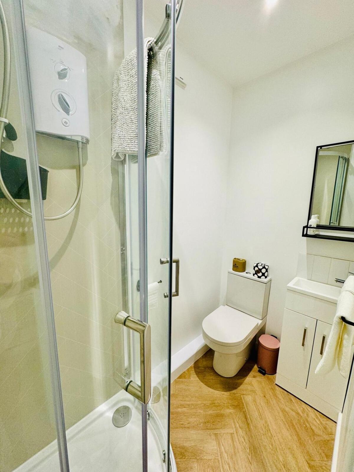 Apartment - Cozy Ensuite With Private Entrance On Beautiful - Close To Brighton Airport And Panattoni Park