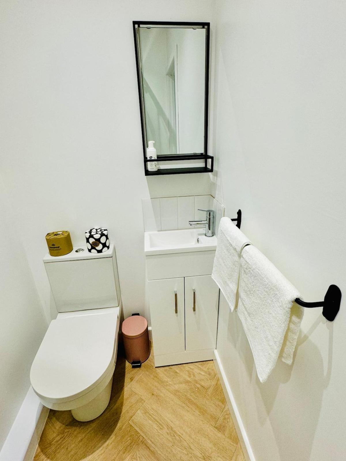 Apartment - Cozy Ensuite With Private Entrance On Beautiful - Close To Brighton Airport And Panattoni Park *