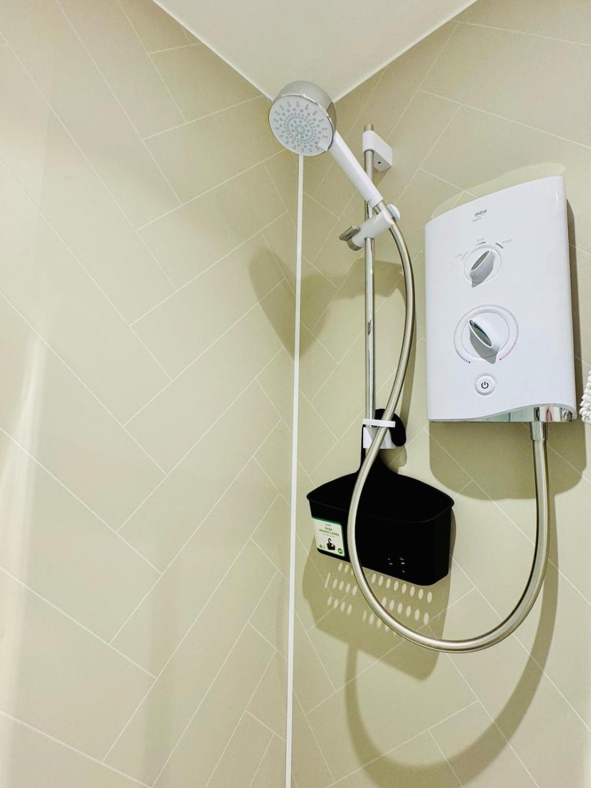 - Cozy Ensuite With Private Entrance On Beautiful - Close To Brighton Airport And Panattoni Park *